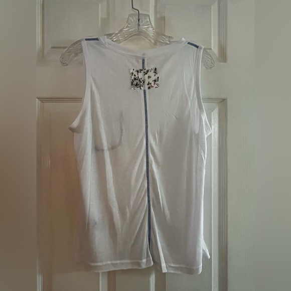 POL-women’s NWOT White Tank Top with Blue Pocket Detail Size S - Picture 6 of 9